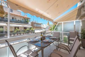 DiPeJo Athens luxurious penthouse apartment in the Hilton area