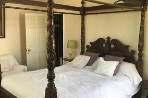 2 Bed House - Sleeps 6 - Garden Pets Parking