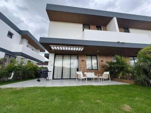 Amazing 3 BR Villa by Vistacana Rentals