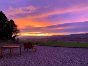 Woodhead Shepherds Hut - Sleeps 2 - Parking