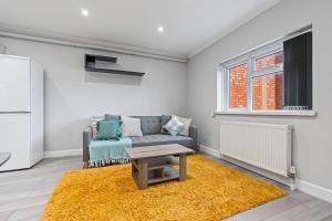 5-Bedroom Contractor Home near CBS Arena