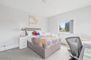 5-Bedroom Contractor Home near CBS Arena