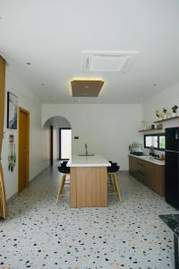 Private Pool & Garden Chill Villa with BBQ Area