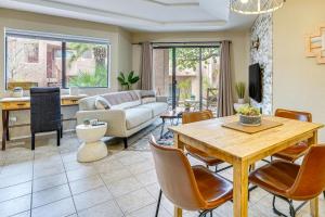 3 Mi to Sabino Canyon Condo with Resort Perks!