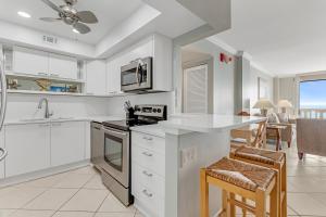 New listing! Direct oceanfront condo with private balcony overlooking the pool and beach