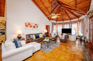 Casita Cole 2BR Pool Villa Hermosa - 4 Guests