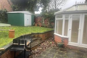 4 Bedroom House - Sleeps 6 - Garden Bbq Parking