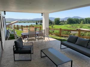 Casa con vista lago Rapel