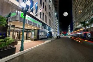 Wyndham Garden Baronne Plaza