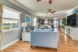 Pool, Beach Access: Waterfront Treasure Island Gem