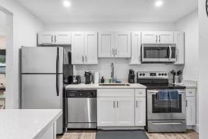 Charming North Miami Home with Private Yard — Pet-Friendly & Near Beach