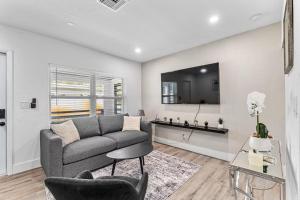 Charming North Miami Home with Private Yard — Pet-Friendly & Near Beach