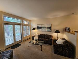 Delightful McCloud condo