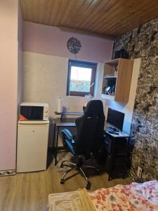 Zimmer 3 mit eigenem Bad & Eingang nähe Barmstedt Elmshorn