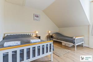 Central 2 bedroom Home and Street Parking