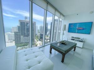 Lavish Condo Breathtaking Views