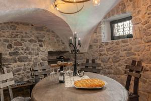 doLodge homestead in the Kolpa River canyon