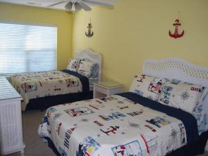 Backyard Oasis: Heated Pool, Hot Tub, and Firepit