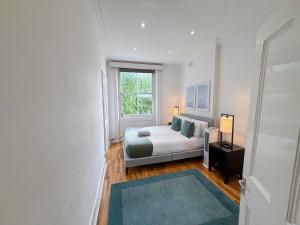 Disc Monthly Rate - 2 Bedroom flat in St Johns Wood near Maida Vale, Little Venice & Abbey Road Studios