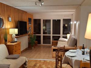 Chamrousse : Appartement pour 8 pers, 3 pièces, balcon - FR-1-549-162