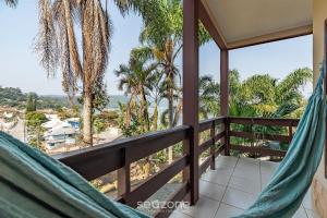 Casa duplex com linda vista a 80m da Praia RRF2562