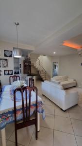 Casa 3 quartos a 50m da bela praia da Armação