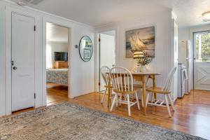 Steps to Eats & Craigville Beach! Cape Cod Cottage