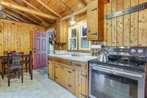 Boat, Hike & Fish: Rustic Greenwood Retreat