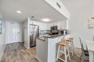 SpringTropical Winds 703