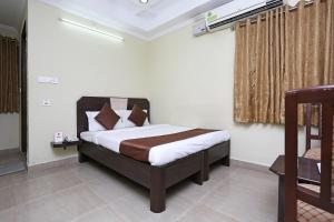 Hotel O Saraswathi Residency Near SR Nagar Metro Station