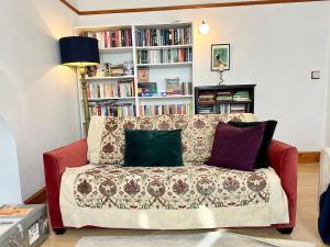 Gorgeous Home In Ealing London