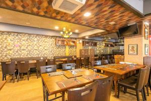 Collection O Indian Suites Near Sitara Restaurant