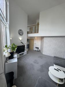 Modern and spacious 3 bed duplex apartment