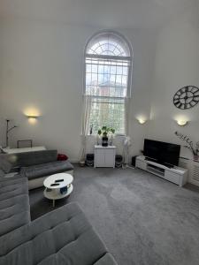 Modern and spacious 3 bed duplex apartment