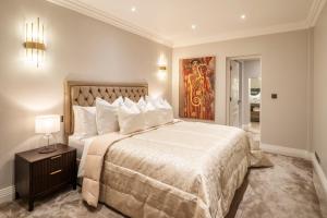 Grand Luxury Duplex with Private Cinema Room - 3BD 4BA