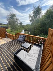 Newmore Highland Pods with Hot Tubs on NC500