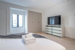 Luxury 4BR 3BA Penthouse with Private Terrace
