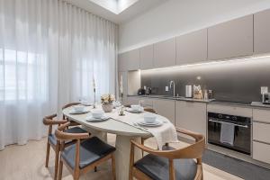 Luxury 4BR 3BA Penthouse with Private Terrace
