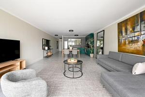 Soft Luxury 1BDR in trendy De Waterkant Nest