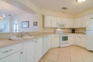 SH101: 101 Summer House