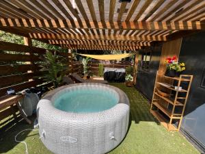 Cabaña Cajon del Maipo con Jacuzzi 24hrs