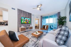 3131-108FV STOREY LAKE, CONDO 32 LAKE VIEW