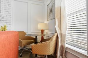 3-BD 2-BA Frisco Getaway - Backyard Patio BBQ