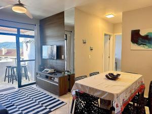 Churrasco, vista para o mar e piscina no centrinho