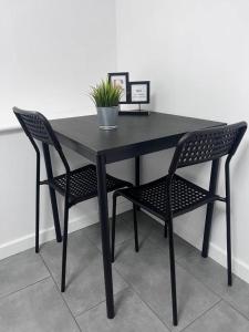 New Apartment On Batorego, Metro, Centre , Wi-Fi - by HIK Apartments