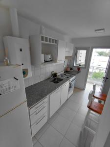 departamento temporal 38 y 13 con cochera para AUTO