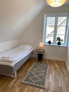 F27-1 3 people, 3 bedrooms, fully furnished