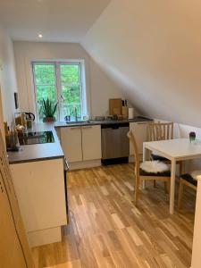 F27-1 3 people, 3 bedrooms, fully furnished