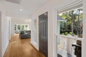 LV19: 19 Lake Village