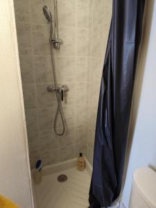 La Bulle de Tours, hyper center, train station in front!